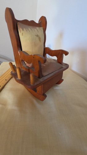 Vintage wooden rocking chair - ,